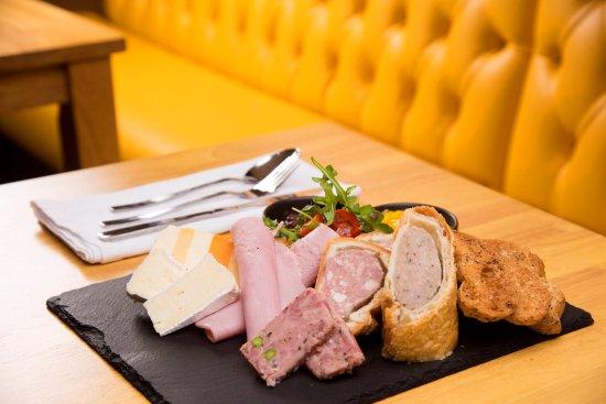 Artisan Cafe & Wine Bar