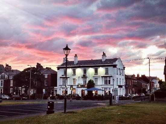 The Queens Hotel