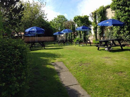 The Queens Arms